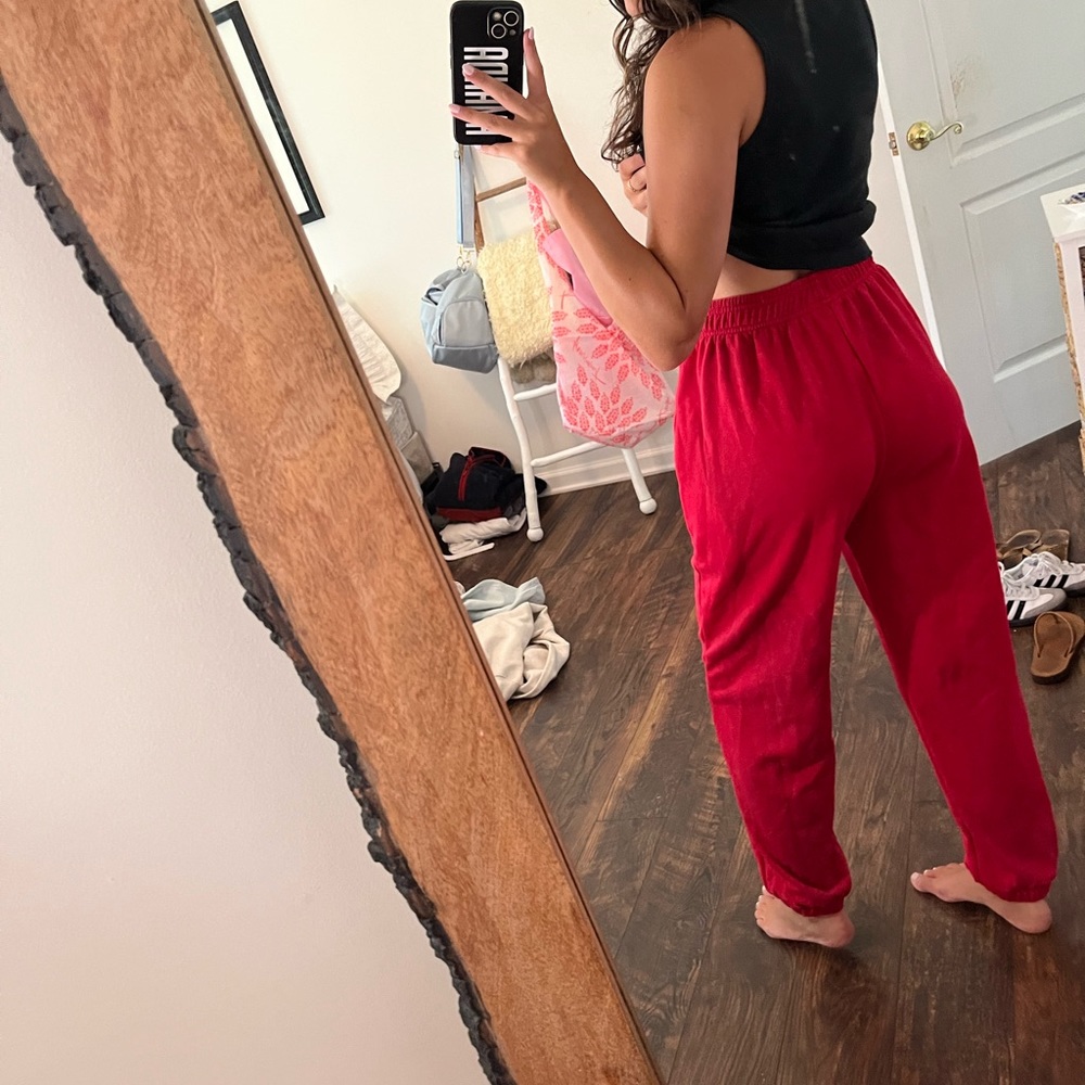 Red sweats - Picture 3 of 3
